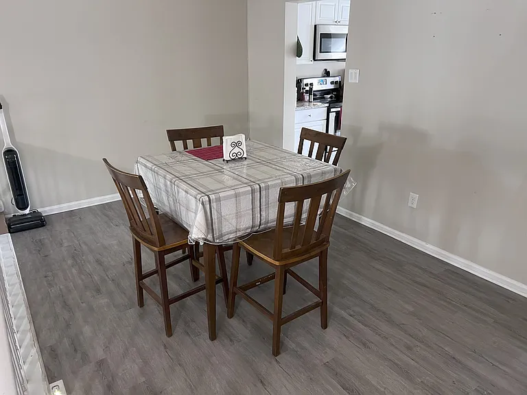14856 Swallow Ct — Photo 5