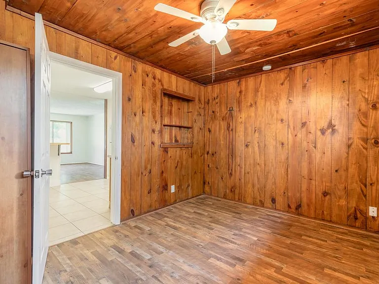 1584 Valencia Ave — Photo 17