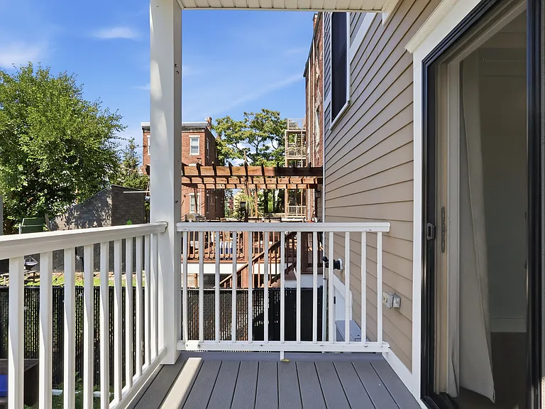 134 Chelsea St #1 — Photo 16