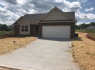 1813 River Poppy Dr, Mascot, TN 37806