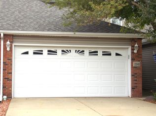 2241 Sandridge Ln, Dyer, IN 46311
