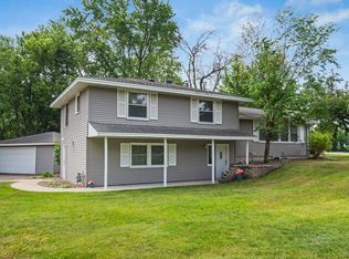 10500 Vessey Rd, Bloomington, MN 55437