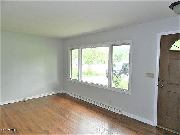 4th image of 1162 Maiden Ln