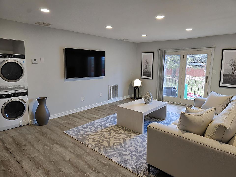 1st image of 1208 W Whitehall St #6