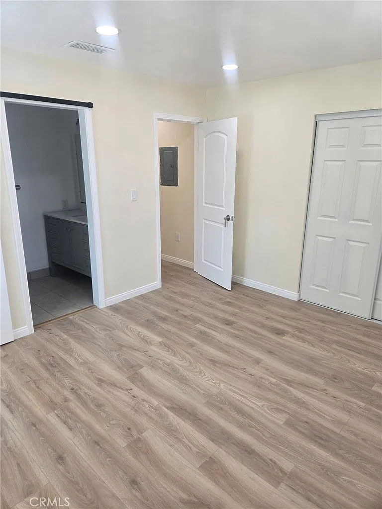 3 bed, 1112 sqft, $3,500 — Photo 2