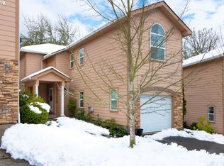 1453 NE Four Seasons Dr, Roseburg, OR 97470