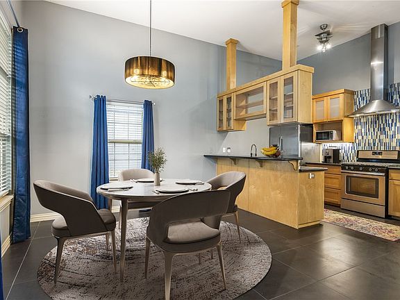3rd image of 29 Kentallen Ln
