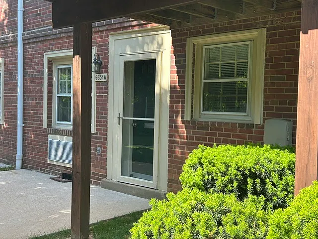 Studio, 525 sqft, $1,800 — Photo 2