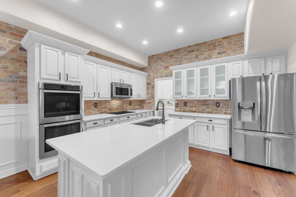 next background image