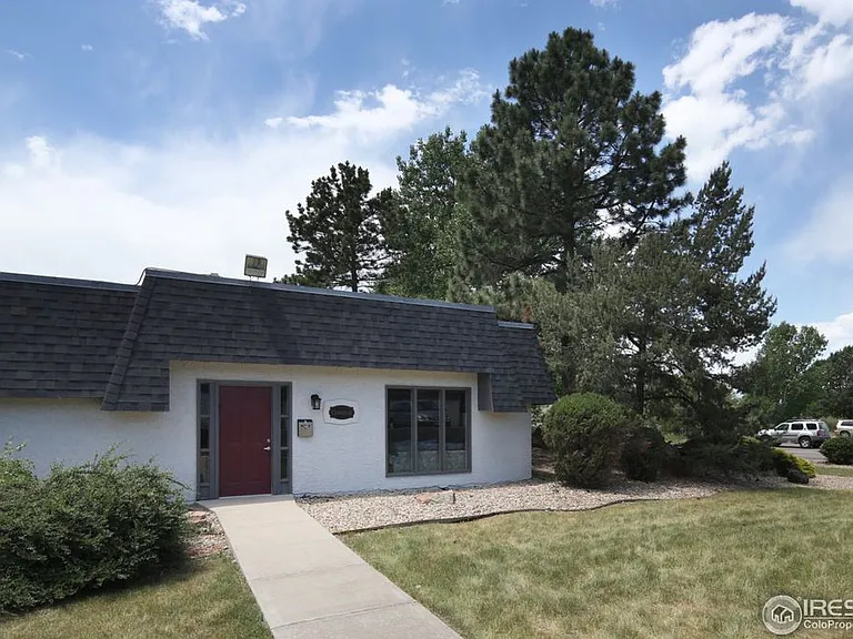 140 E Highline Cir — Photo 18