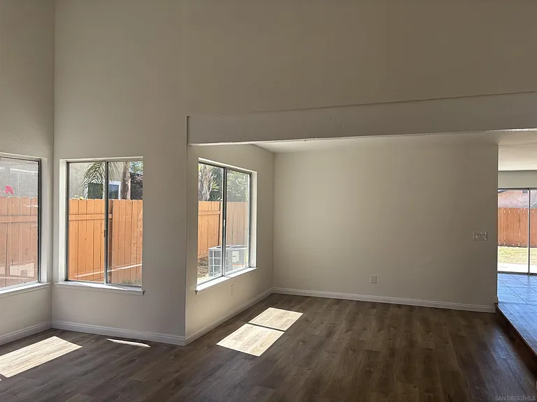 8703 Octans St — Photo 9