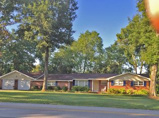 1726 Eagle Dr, Hixson, TN 37343