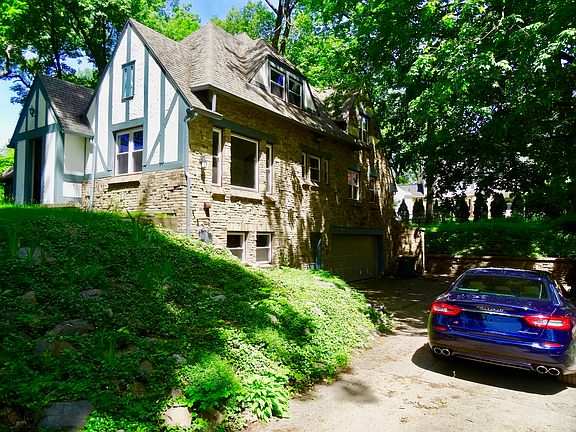 4th image of 199 Emmett St E