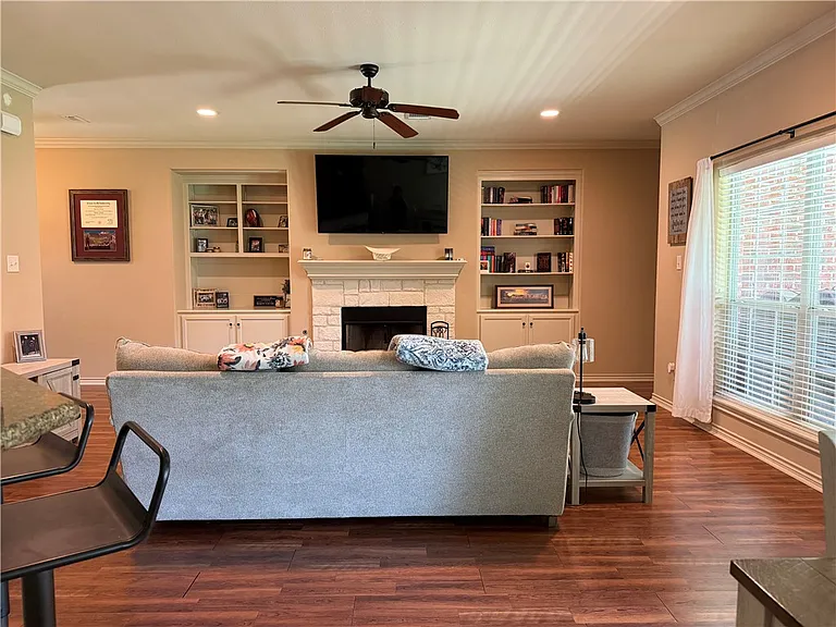 3908 Tournay Ln — Photo 4