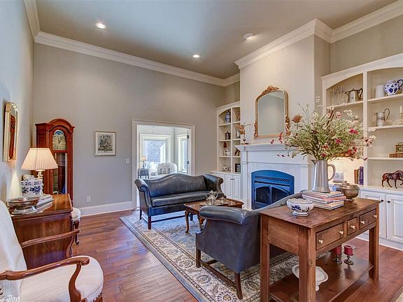 5th image of 251 Oakshores Cir