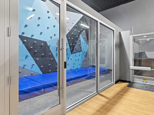 Flashcube Apartments