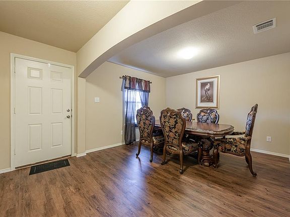 4th image of 1608 Ambercrest Dr