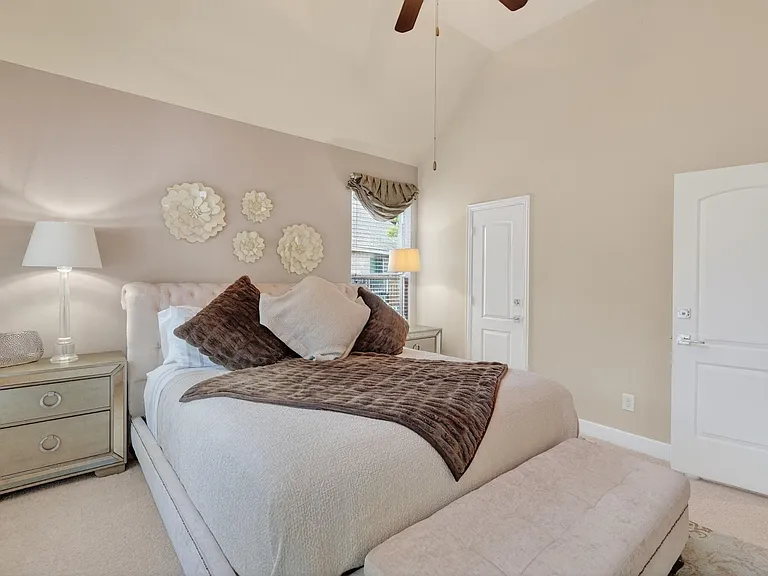 55 S Victoriana Cir — Photo 32