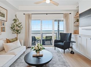 337 Beach Blvd #7, Hamilton, ON L8H6W4