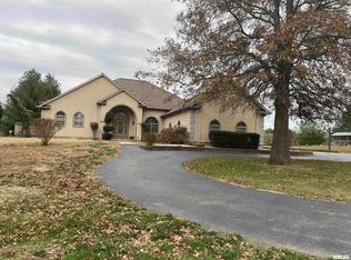 2003 Calico Rd, Marion, IL 62959