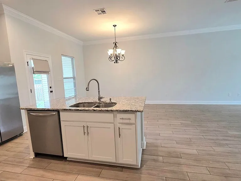 7004 Spring Gardens Dr — Photo 8