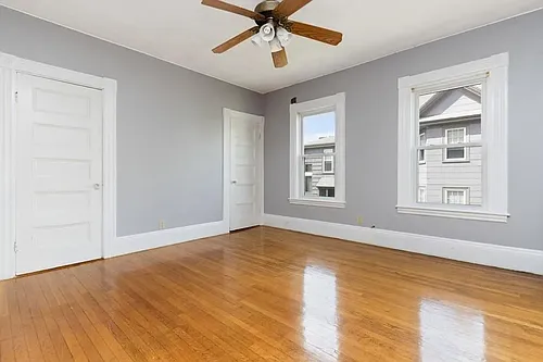 235 Whitwell St #2 Photo 1
