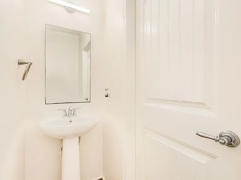 1101 Kukulu St #72 — Photo 5