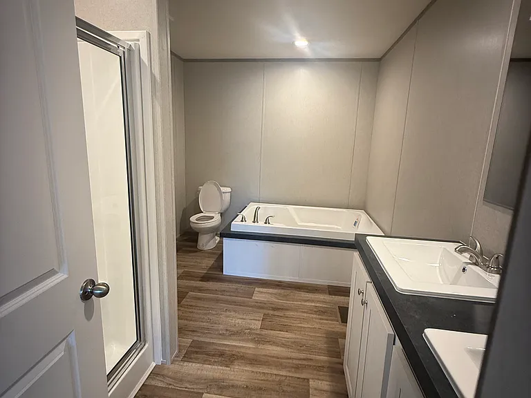 110 Leon — Photo 3
