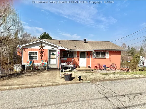 839 Hudson St, Saint Albans, WV 25177