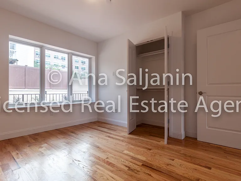 26-11 21st St #3 — Photo 8