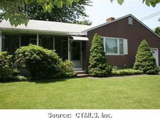 39 Cheney Ln, East Hartford, CT 06118