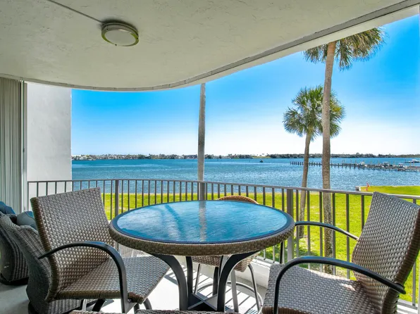 8200 Lakeshore Drive #202, Hypoluxo, FL 33462