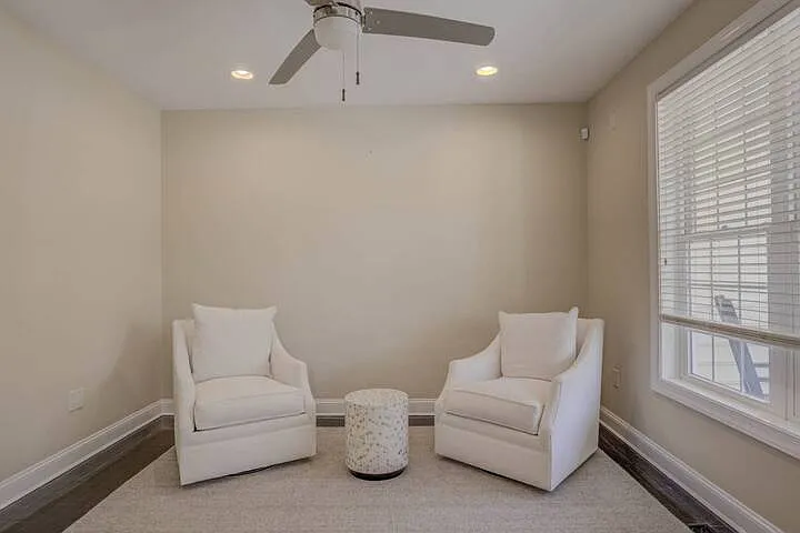 11470 Heron Ln — Photo 3