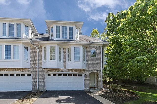 1st image of 998 N Glenview Ct
