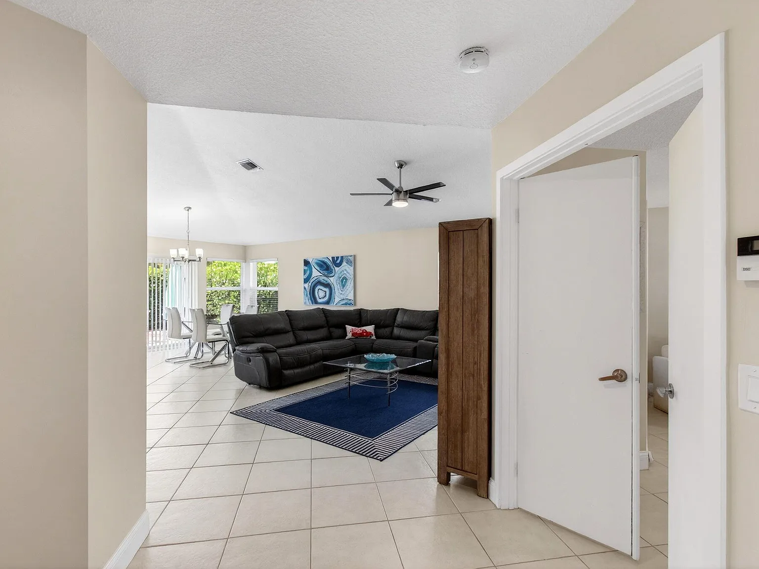 2 bed, 2.5 bath, 1527 sqft, $12,000 — Photo 3