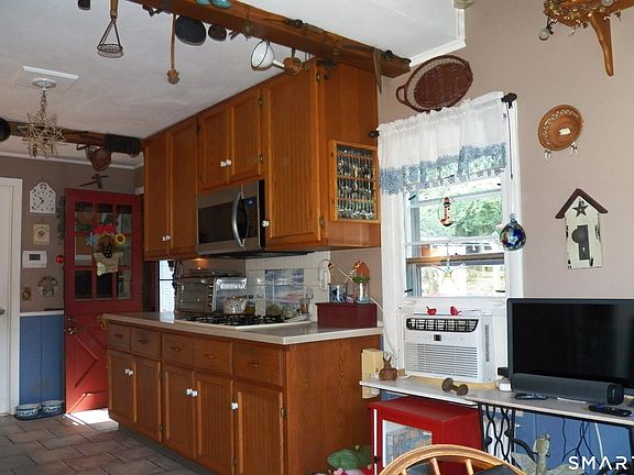 4th image of 559 North Elm Street