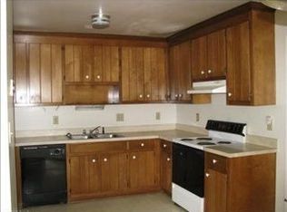 211 Ireland St, Hampton, VA 23663