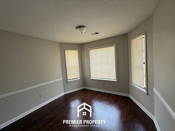 4th image of 2125 Pillsbury Pl