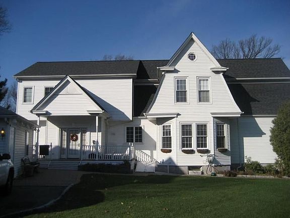 2nd image of 525 Kingsland St