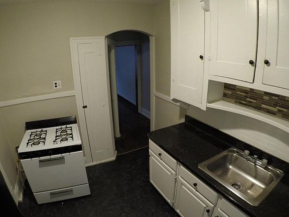 2nd image of 1313 W 112th St APT 08