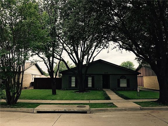 2nd image of 1526 Camelia Dr