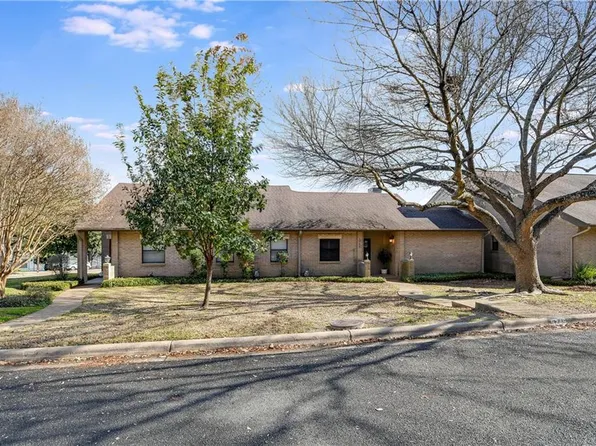 5745 N Scout Island Cir, Austin, TX 78731