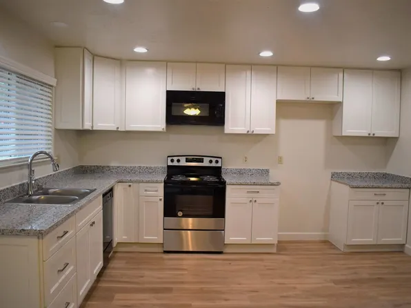 494 Edwin Dr, Vacaville, CA 95687