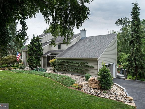 4th image of 113 Cameron Dr