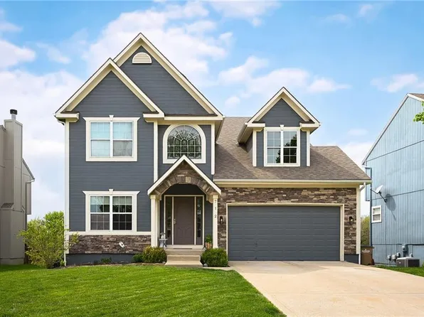 712 S Adams St, Raymore, MO 64083