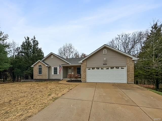 1st image of 5953 Peachtree Dr