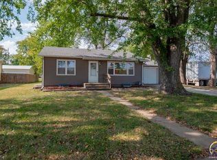 611 Pearl St, Rossville, KS 66533