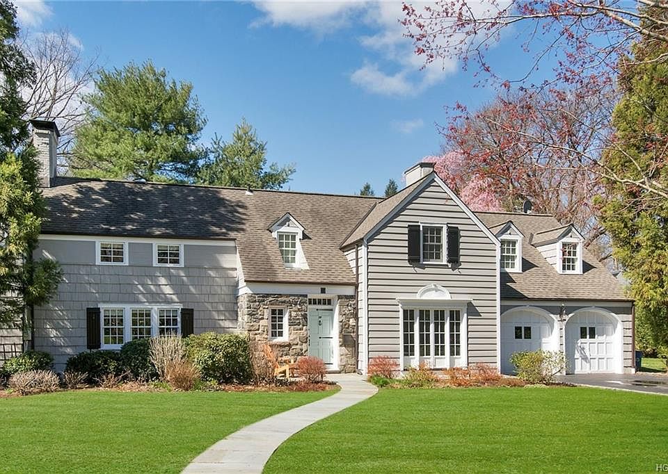 1st image of 24 Hemlock Dr
