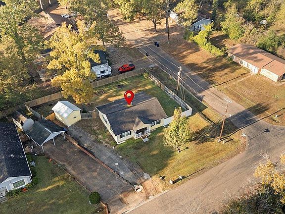 2nd image of 1402 Lawndale Ave