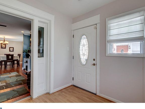 4th image of 213 Trites Ave
